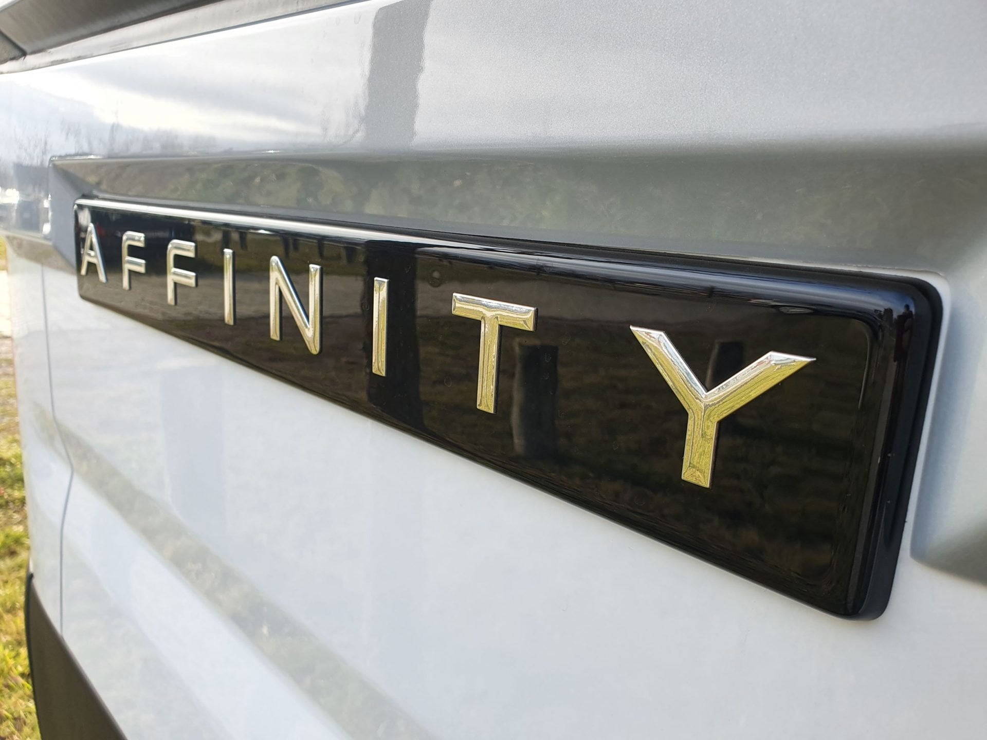 Affinity - detail nápisu
