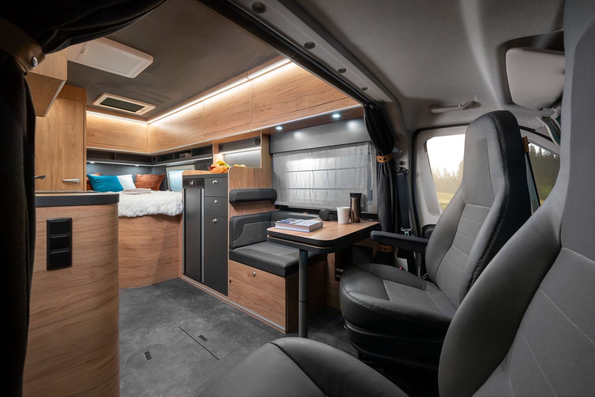 Globe Traveller 2X - interiér