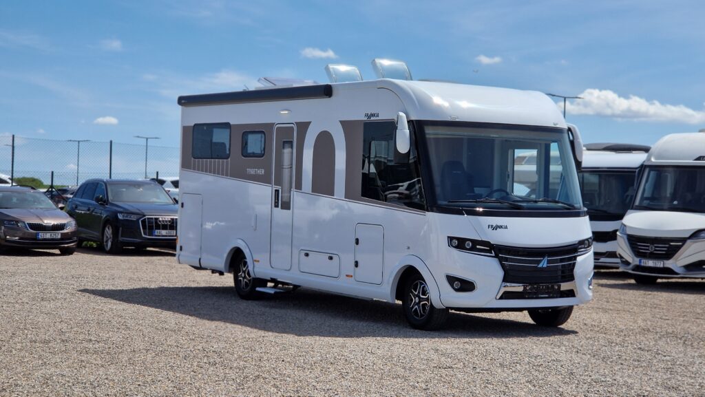 Integrovaný obytný vůz Frankia F-Line I 740 Plus Together